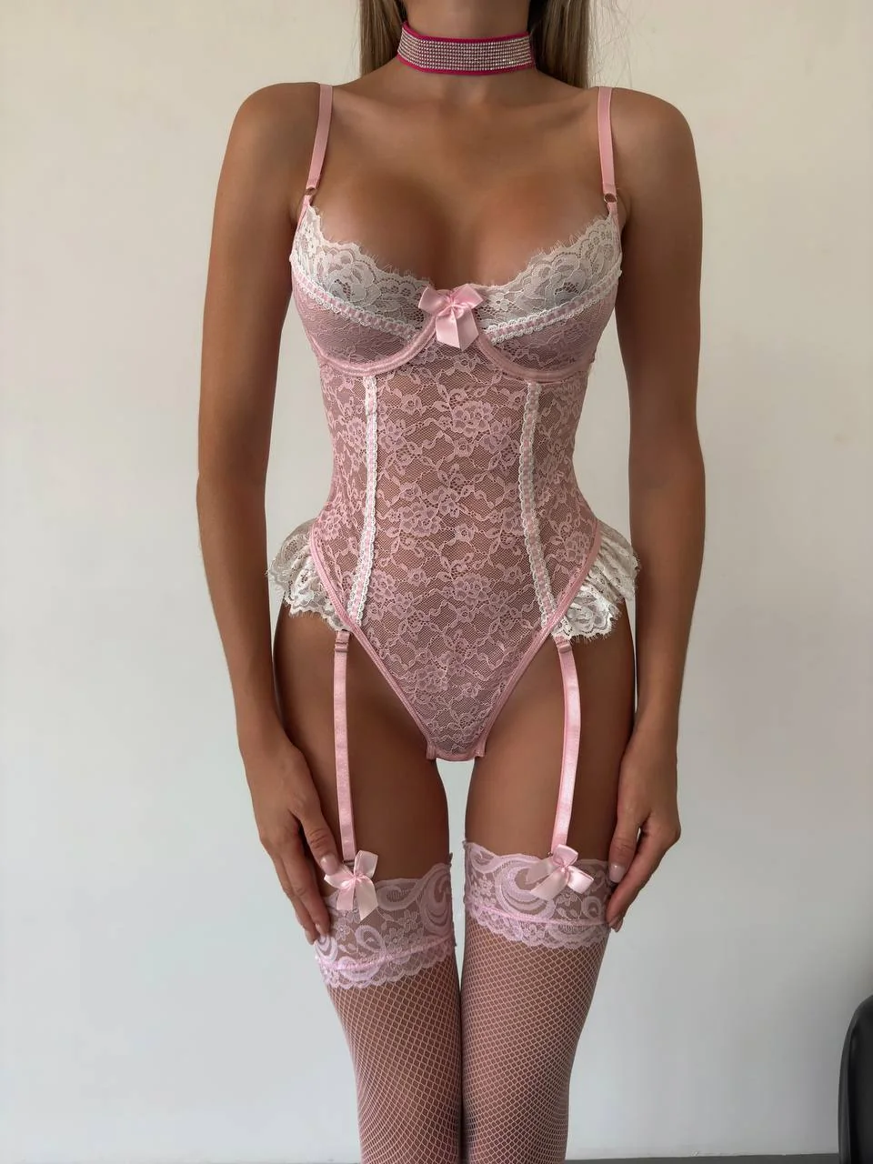 Rosé, dantel jartiyerli body, pudra pembe